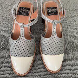 Jeffrey Campbell toma-cap, Gray. Size 6.5